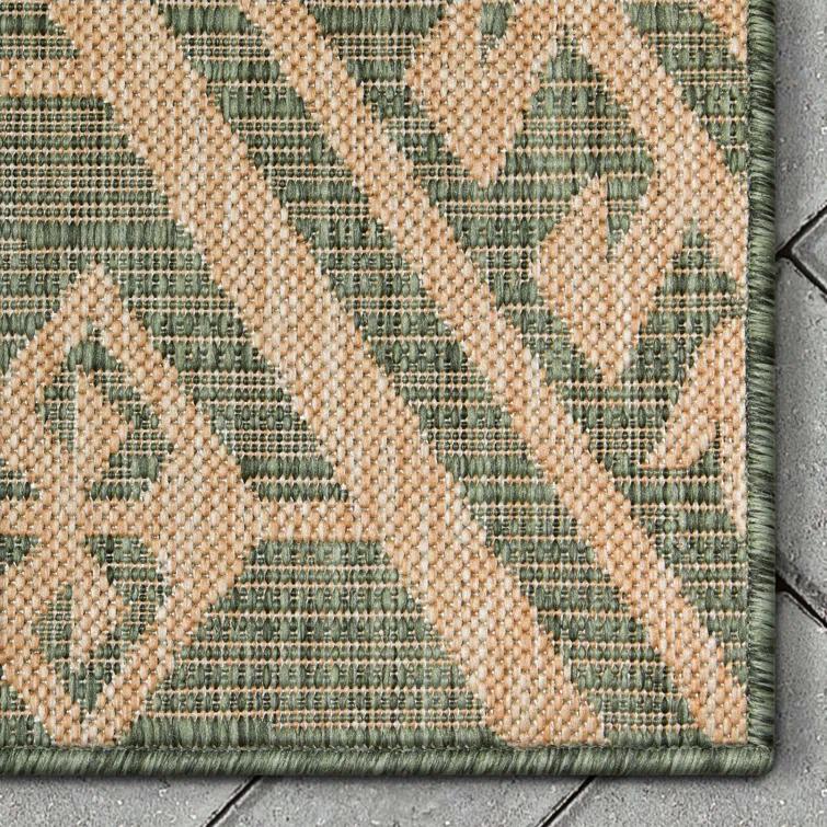 Well Woven Cascade Diamond Pattern Indoor/Outdoor Green Flat-Weave Rug