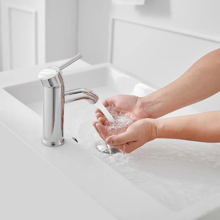 Single-Hole Single-handle Bathroom Faucet with Drain Assembly