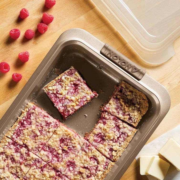 Anolon Anolon Advanced Nonstick Covered Cake Pan with Grips
