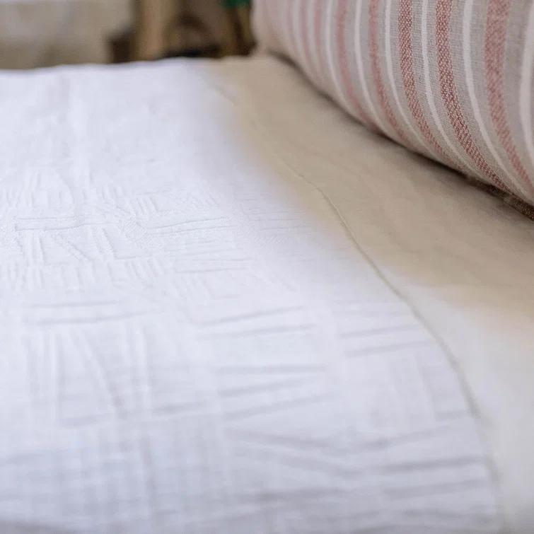 Harbour Farmhouse / Country Cotton Coverlet
