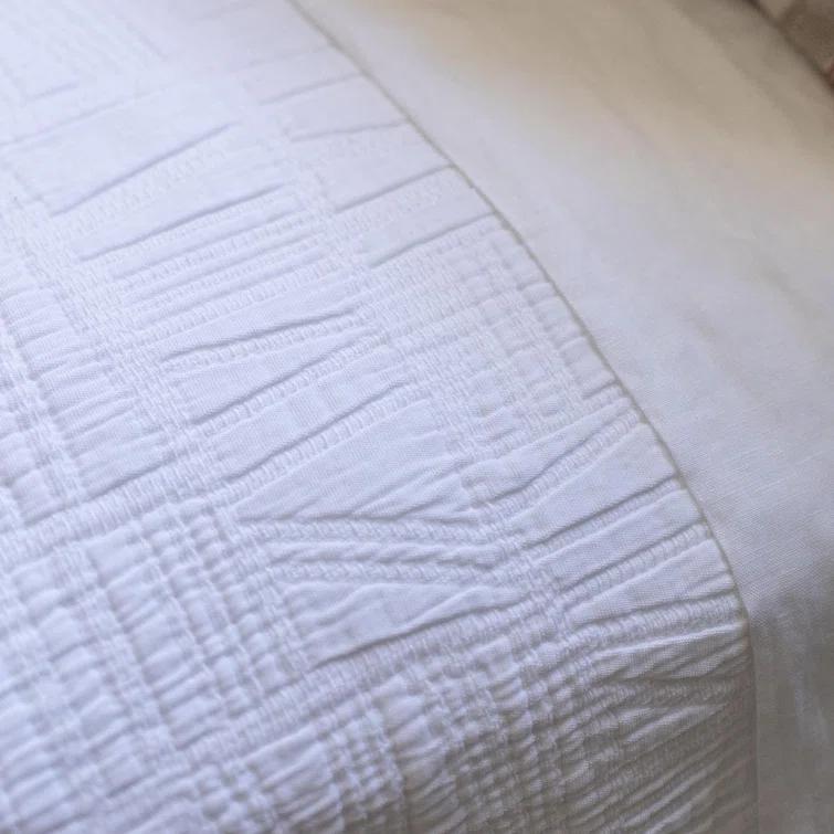 Harbour Farmhouse / Country Cotton Coverlet