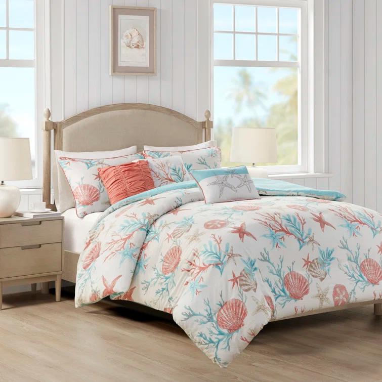 Pebble Beach Cotton Sateen 210 TC Reversible 6 Piece Quilt Set with Throw Pillows