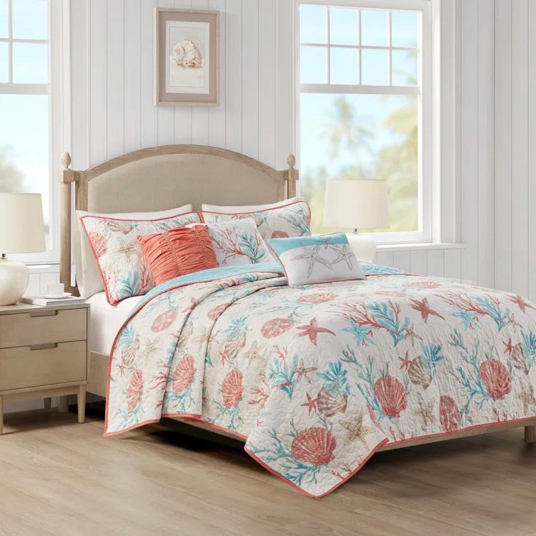 Pebble Beach Cotton Sateen 210 TC Reversible 6 Piece Quilt Set with Throw Pillows