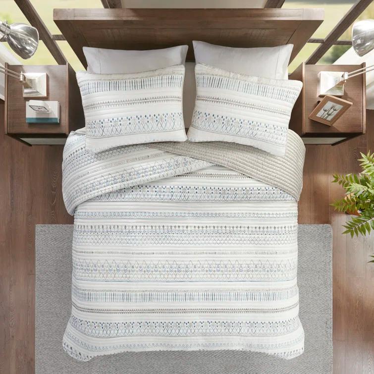 Madison Park Fraser 3 Piece Printed Seersucker Quilt Set
