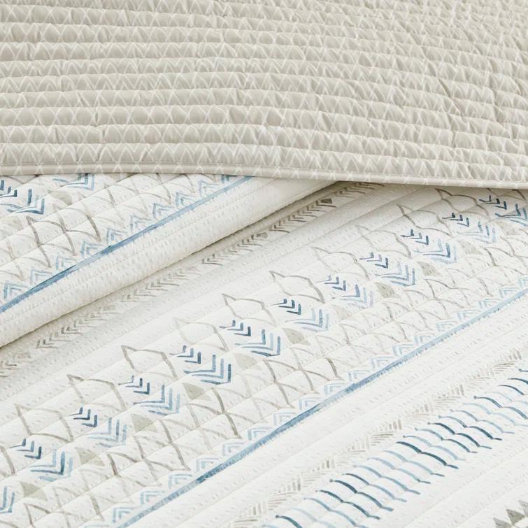 Madison Park Fraser 3 Piece Printed Seersucker Quilt Set
