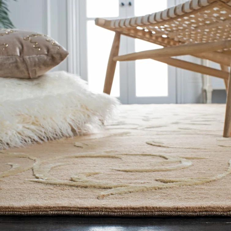 Beige Floral Hand-Knotted Wool and Silk Area Rug 6' x 9'
