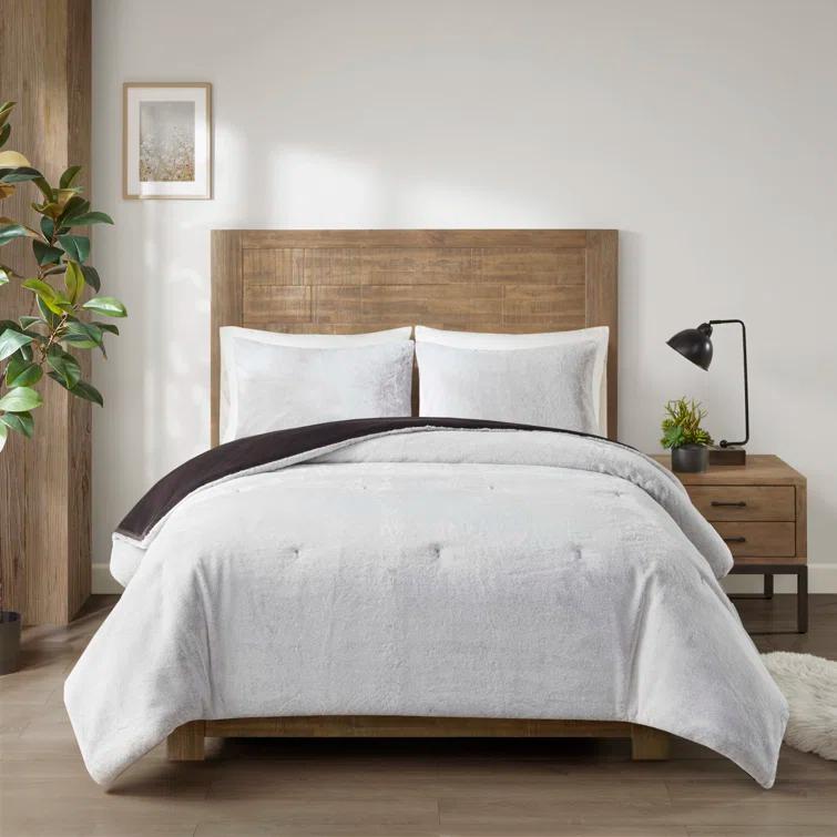 510 Design Sawyer Faux Fur to Mink Down Alternative Comforter Set