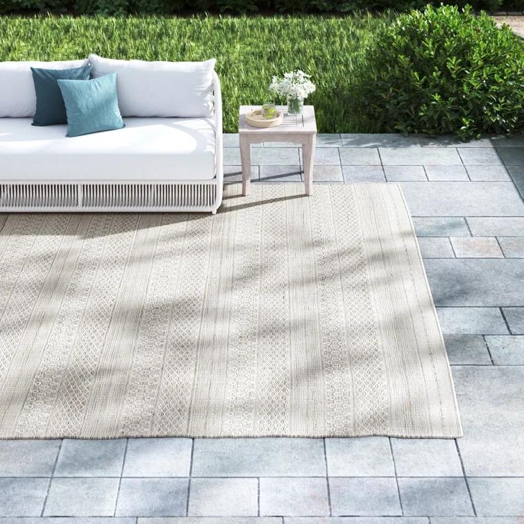 Gingham Geometric Handwoven Indoor/ Outdoor Area Rug in Cream