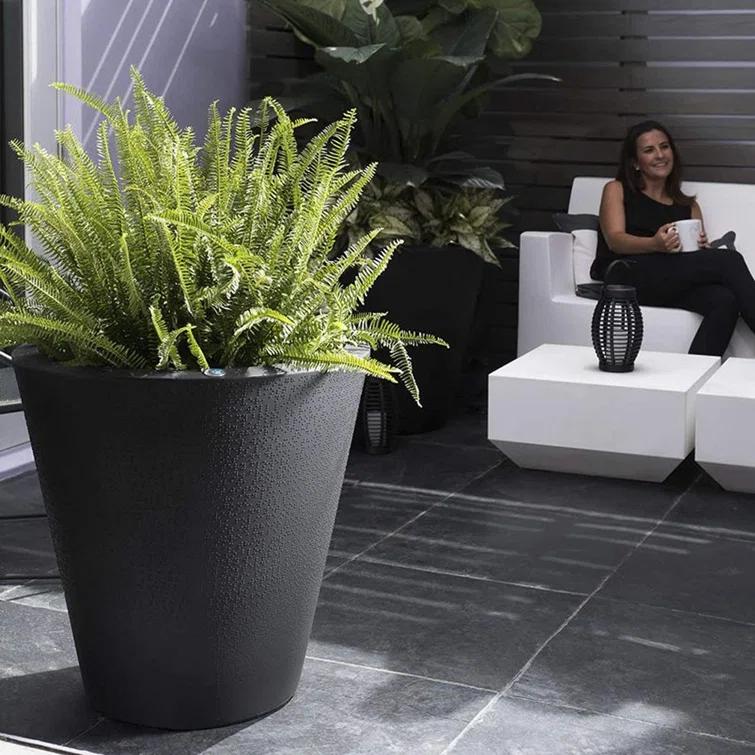 Crescent Garden Dot Planter Pot