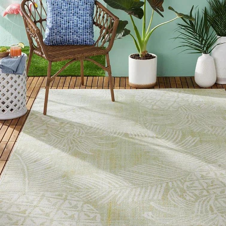 Tommy Bahama Malibu Pineapple Coastal Indoor/Outdoor Area Rug, Green/Ivory