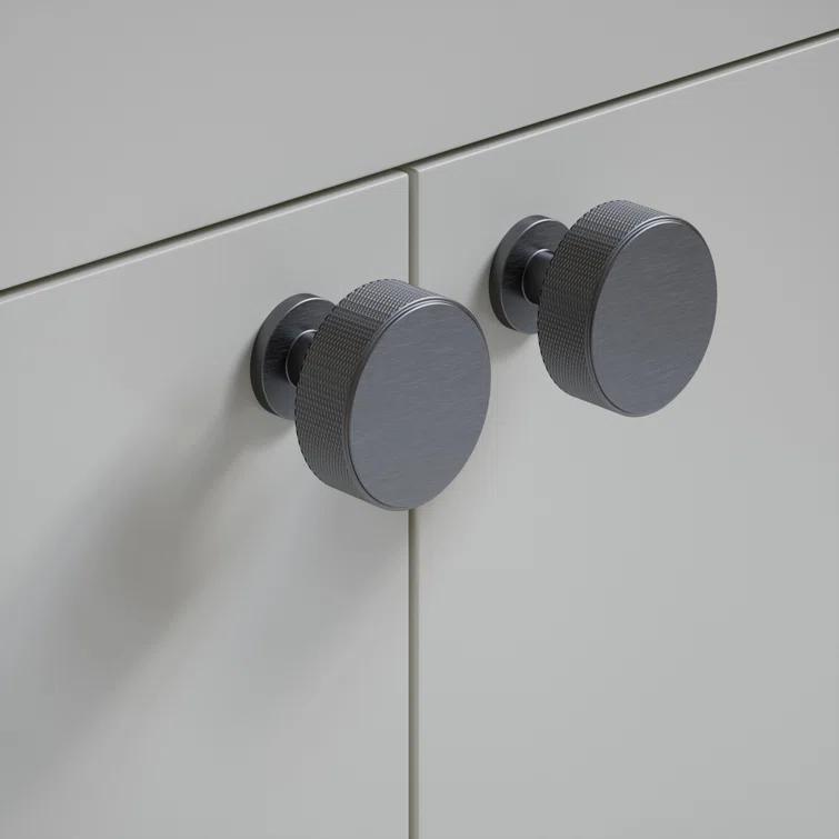 Kent Knurled Round Knob