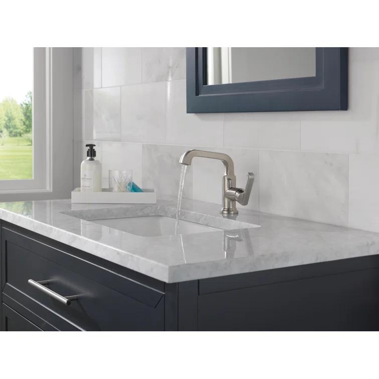 Tetra Single Hole Bathroom Faucet, Single Handle Bathroom Sink Faucet with Drain Assembly