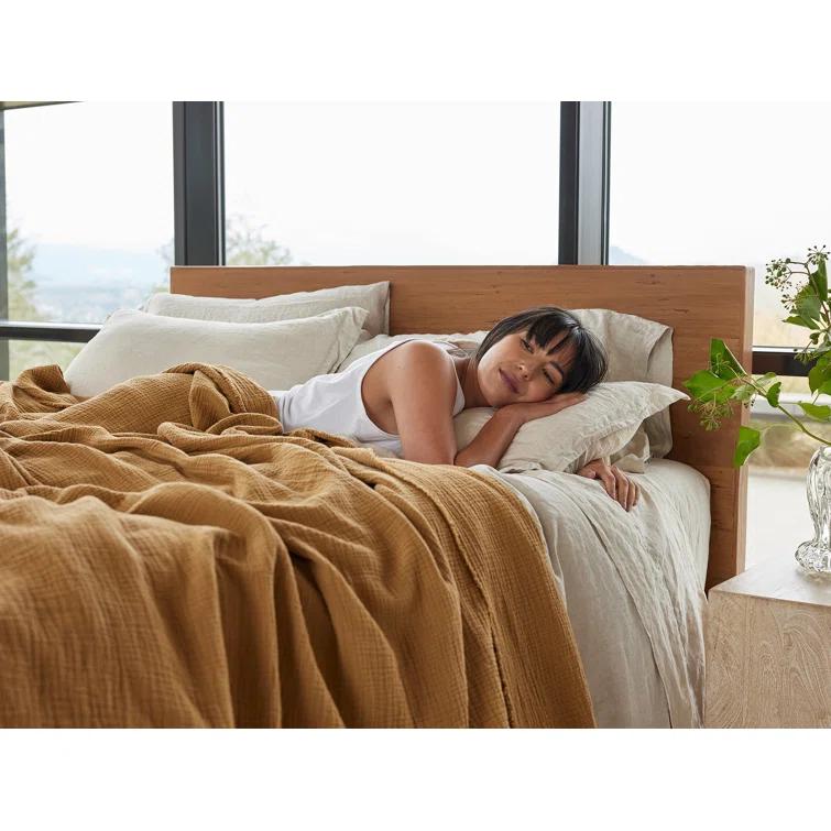 Coyuchi Topanga Matelasse Plain Weave / Muslin Throw Blanket
