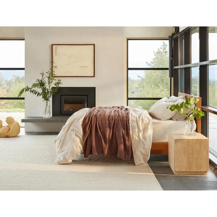 Coyuchi Topanga Matelasse Plain Weave / Muslin Throw Blanket