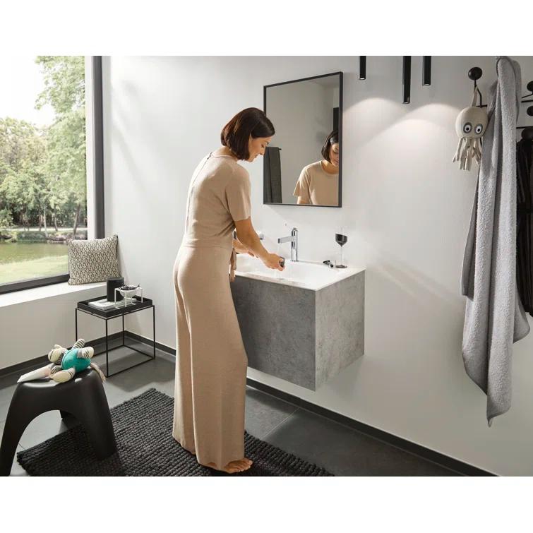 Finoris Single-Hole Faucet with Pop-Up Drain