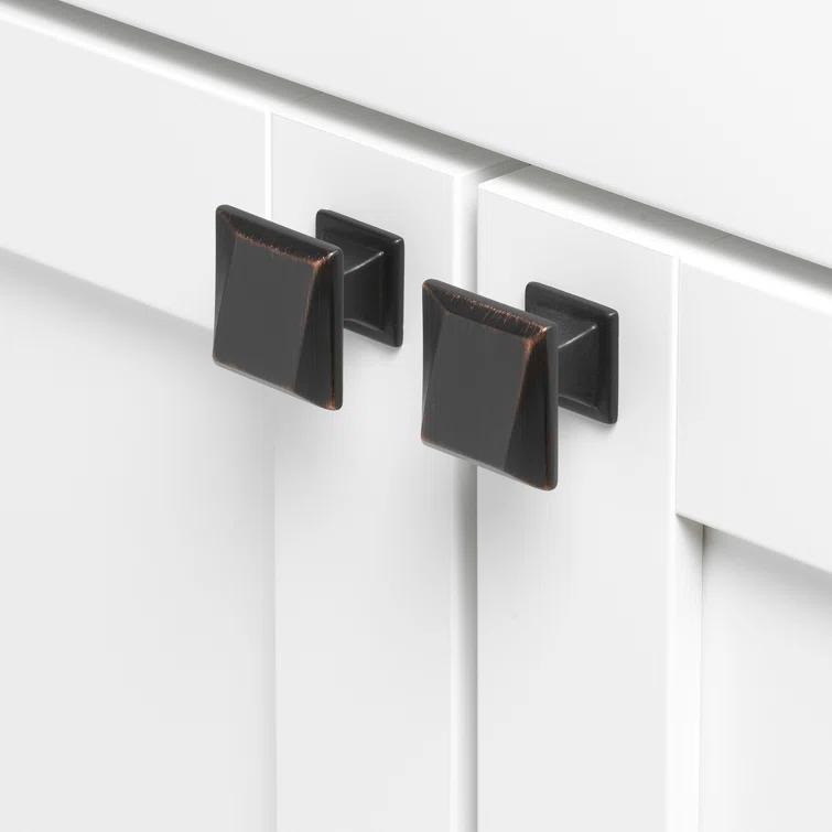 Giana Collection 1 1/4" Length Square Knob Multipack