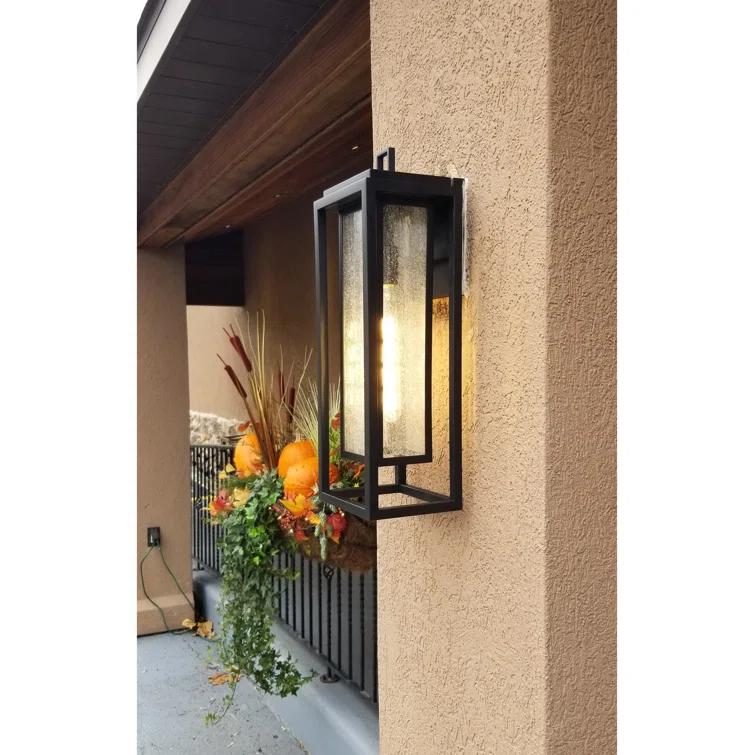 Hinkley Lighting - Republic - 1 Light Large Outdoor Wall Lantern in Transitional