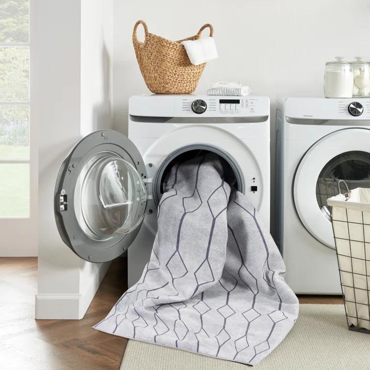 Pymble Geometric Machine Washable Area Rug in Ivory/Grey