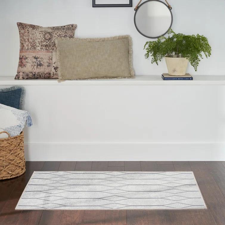Pymble Geometric Machine Washable Area Rug in Ivory/Grey