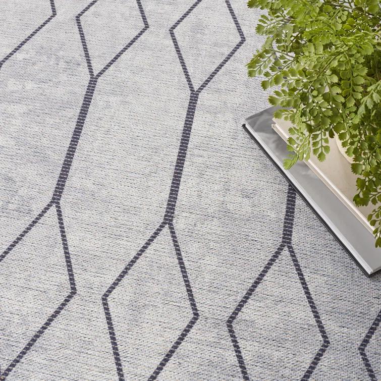 SR107 Geometric Machine Washable Area Rug in Ivory/Grey