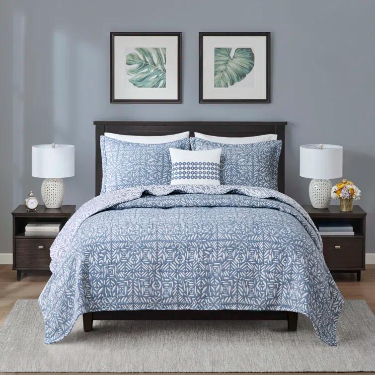 Madison Park Signature Harmony Oversized Reversible Matelasse Quilt Set with Throw Pillow