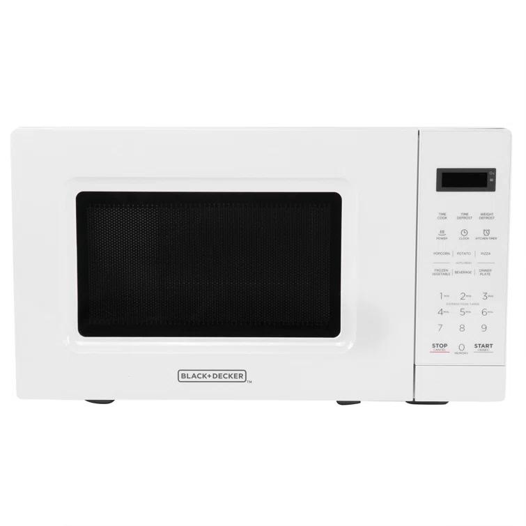 Black+Decker 0.7 Cubic Feet 700 Watt Countertop Microwave