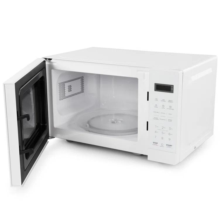 Black+Decker 0.7 Cubic Feet 700 Watt Countertop Microwave