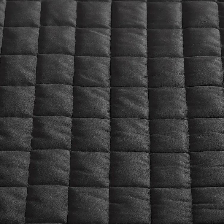 Vera Wang- King Quilt Set, Super Soft Bedding Set with Matching Shams, Modern Room Essentials (Diamond Black, King)