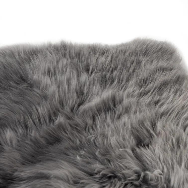 Vale Ombre Sheepskin Throw - Gray