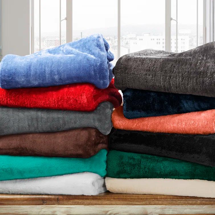 Superior Superior Solid Polyester Reversible All-Season Fleece Throws Blanket