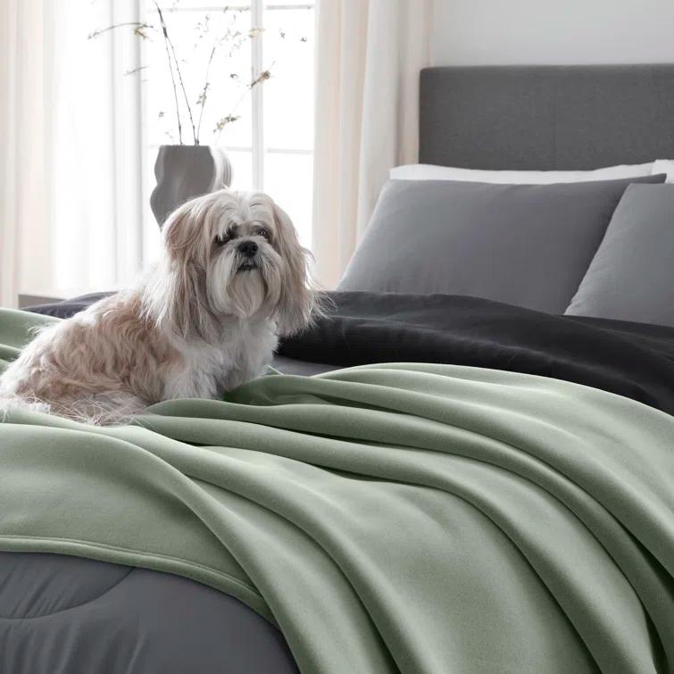 Throw Blanket, Original Blanket,  Snuggle-Ready,  Durable Machine Washable Pet Friendly, All-Season Comfort, Layering Bed Sofa Blanket, Blanket for Bed, Cozy Throw Blanket