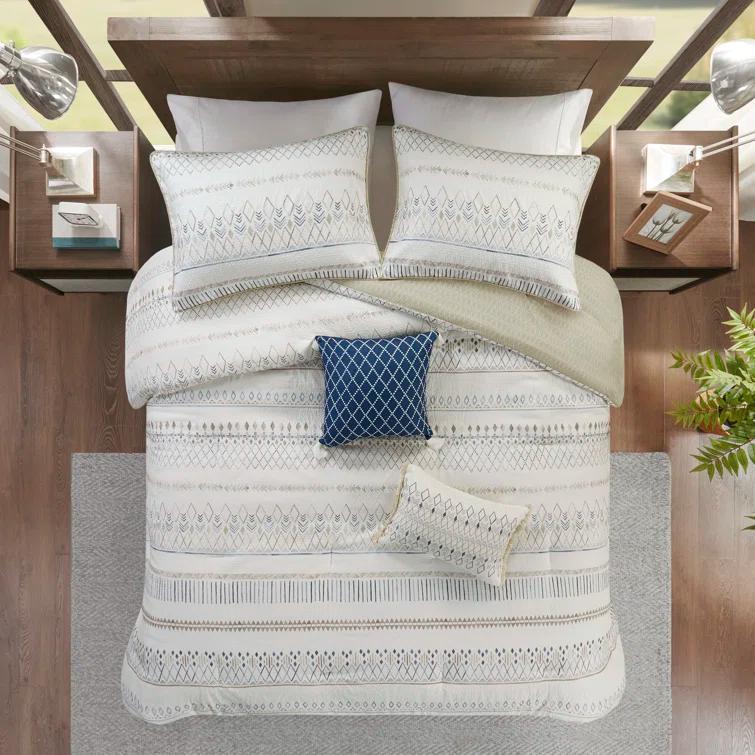 Madison Park Fraser 5 Piece Printed Seersucker Comforter Set with Throw Pillows