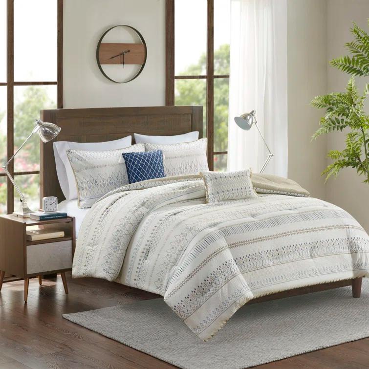 Madison Park Fraser 5 Piece Printed Seersucker Comforter Set with Throw Pillows