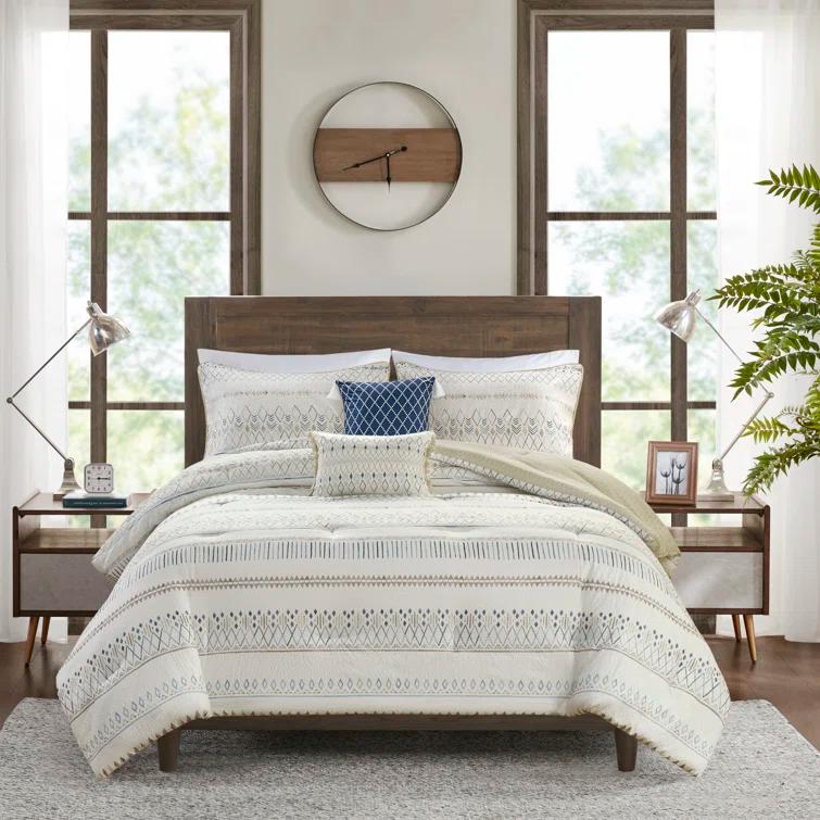 Madison Park Fraser 5 Piece Printed Seersucker Comforter Set with Throw Pillows