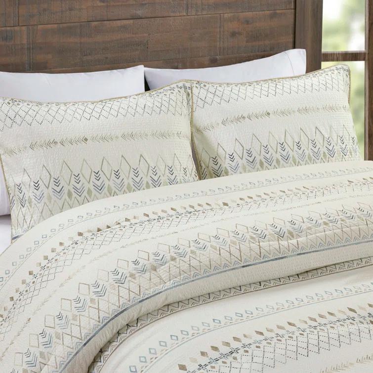 Madison Park Fraser 5 Piece Printed Seersucker Comforter Set with Throw Pillows