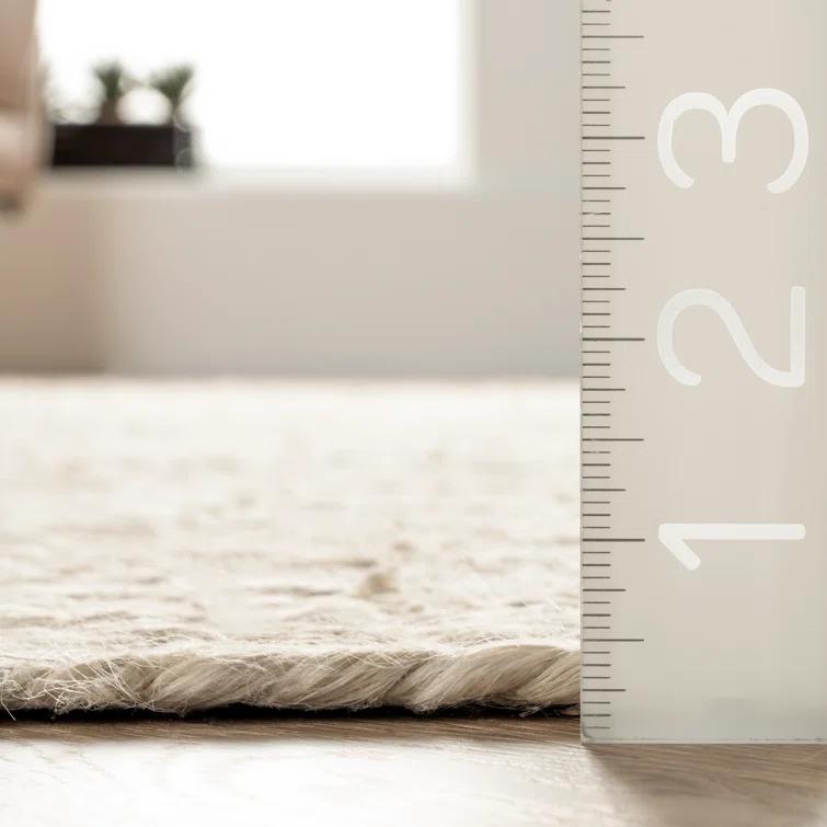 Cruise Handmade Braided Jute Area Rug in Off White