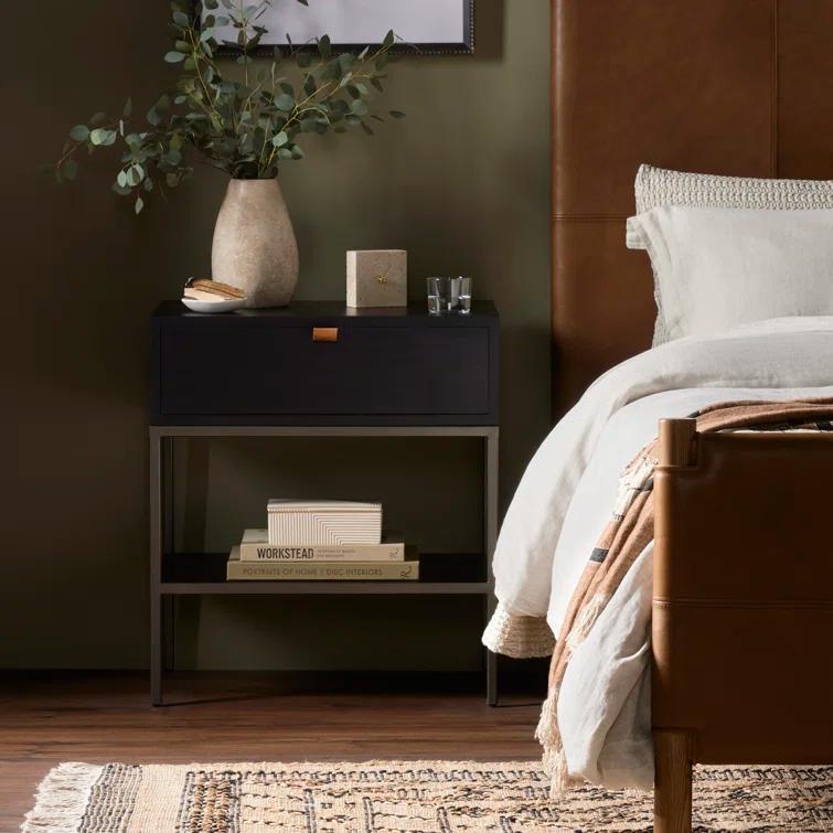 Graham Nightstand (24")