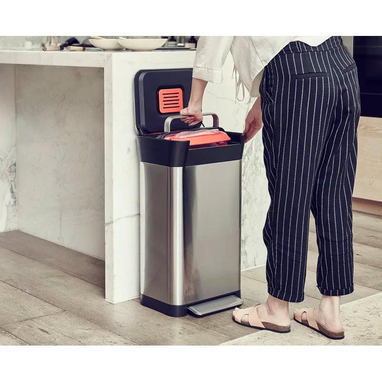 Joseph Joseph Joseph Joseph Titan Trash Compactor with Integrated Odor Control