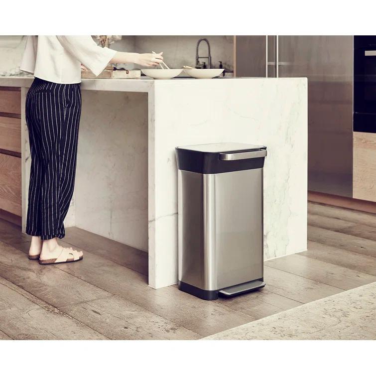 Joseph Joseph Joseph Joseph Titan Trash Compactor with Integrated Odor Control