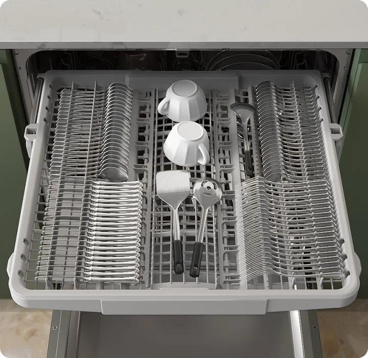 Samsung 24" 46 dBA ENERGY STAR Certified Smart Built-in Top Control Dishwasher with Adjustable Rack