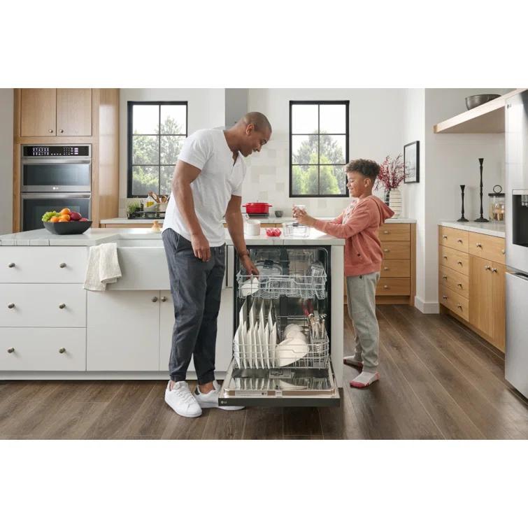 LG Front Control Dishwasher With Lodecibel Operation And Dynamic Dry