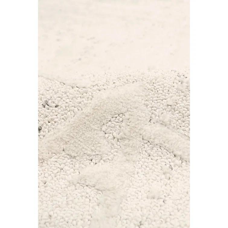 Sutton Geometric Area Rug in Ivory/Gray