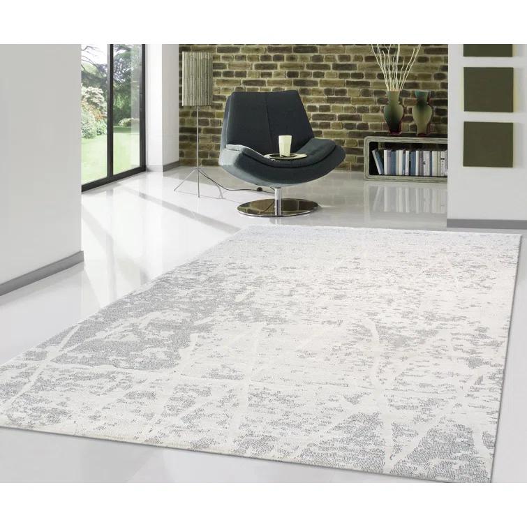 Sutton Geometric Area Rug in Ivory/Gray