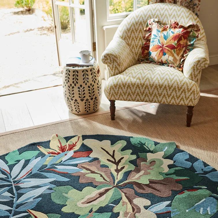 Handmade Round Blue Floral Wool Area Rug Ø 6'6"