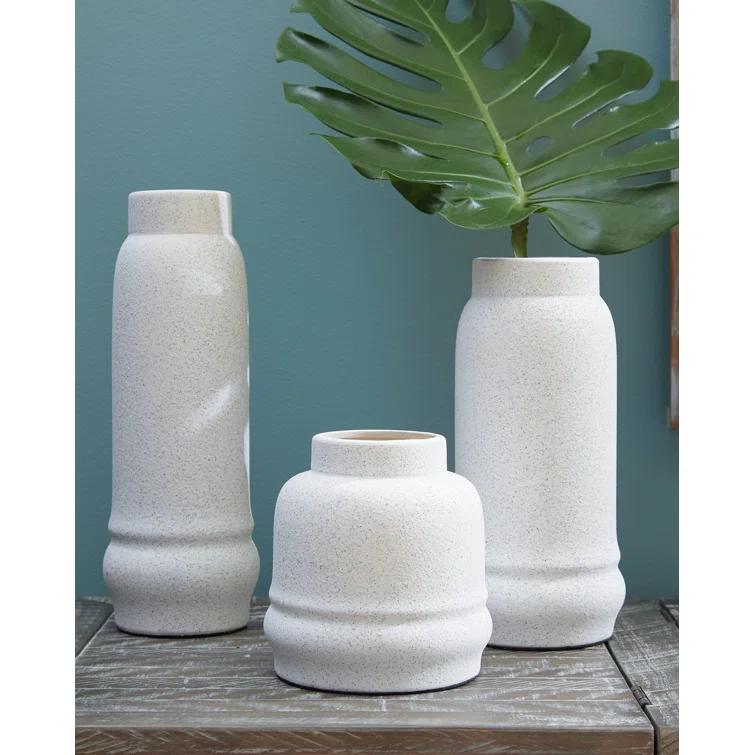 Red Barrel Studio® Lykan Table Vase