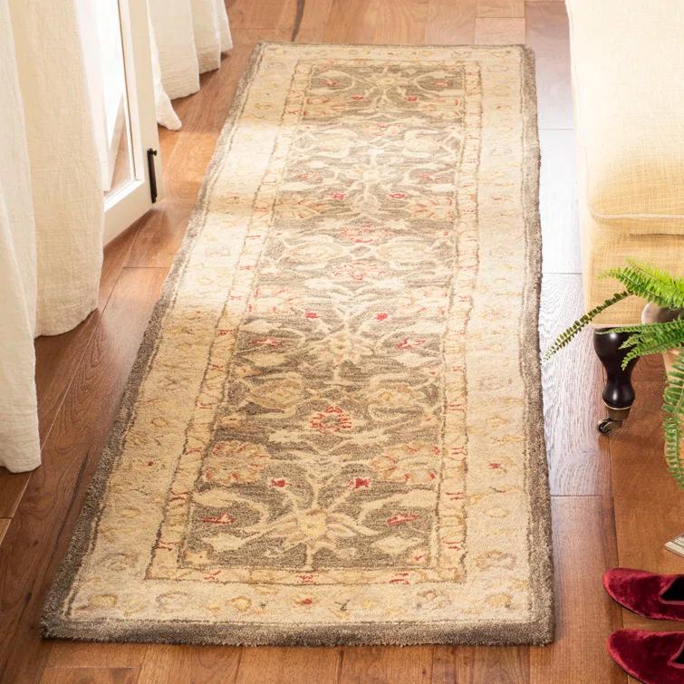 Safavieh Hand Tufted Wool Rug