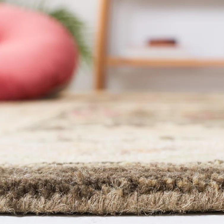 Safavieh Hand Tufted Wool Rug