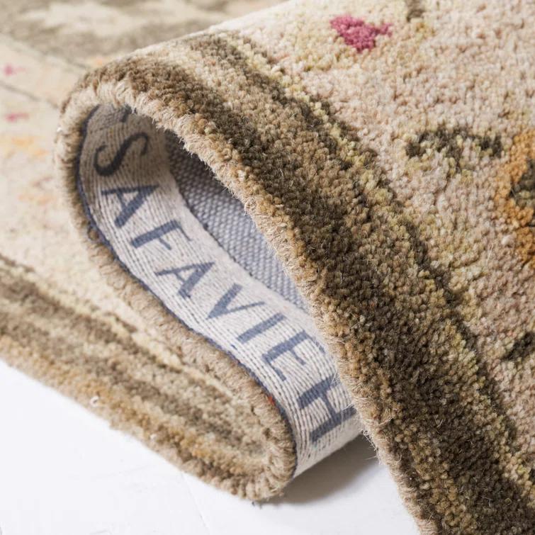 Safavieh Hand Tufted Wool Rug
