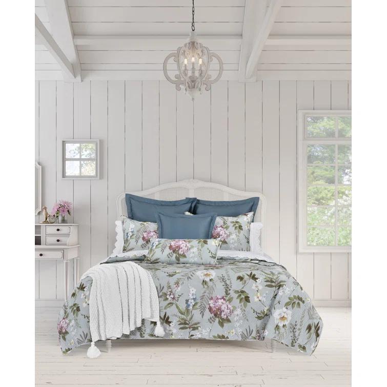 Five Queens Court Sakura Quilt Set