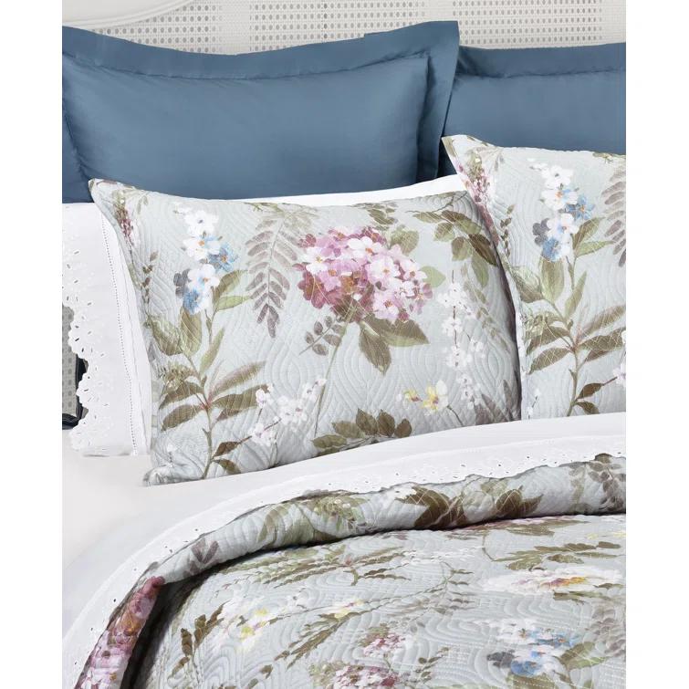 Five Queens Court Sakura Quilt Set